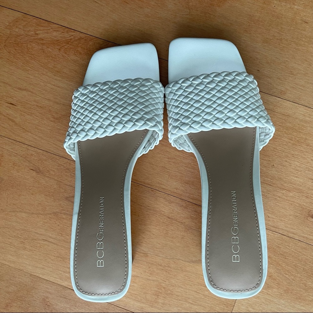Bcbgeneration Square Toe Slides Sandals White Bas… - image 4